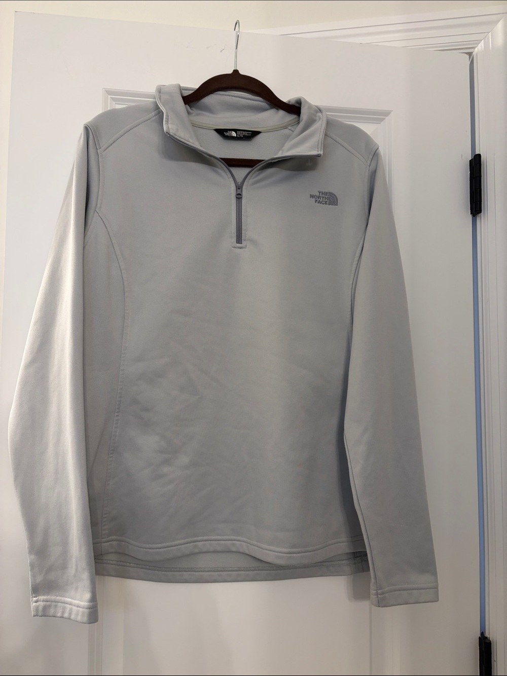 The North Face women’s Light Gray Half-Zip Fleece Pullover